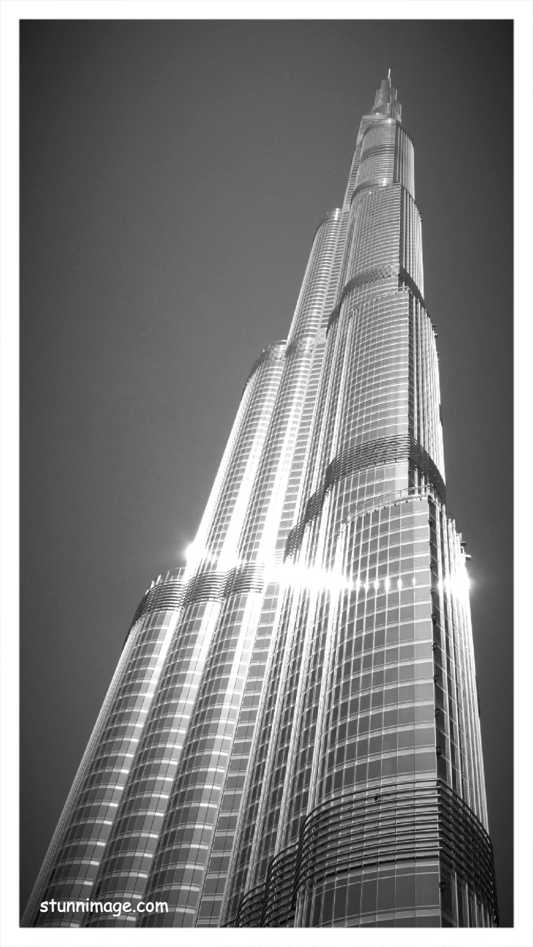 burj khaliffe bw.jpg